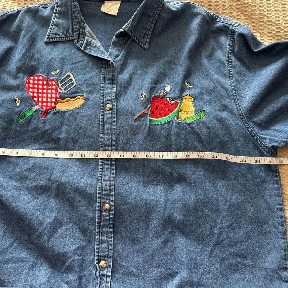 Vintage Mandal Bay BBQ Embroidered Denim Shirt - XL - Rare 90s Kitschy Vintage - Picture 6 of 7